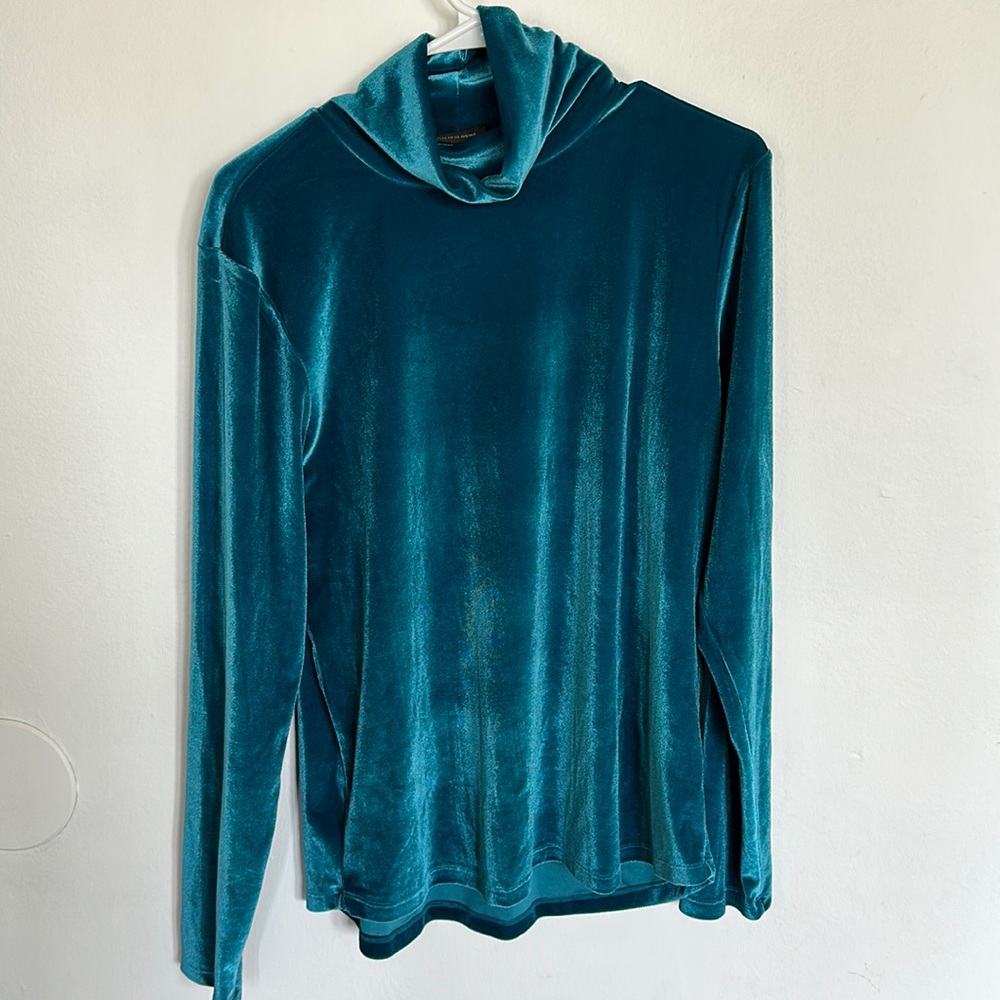 Saks fifth avenue teal velour turtleneck shirt